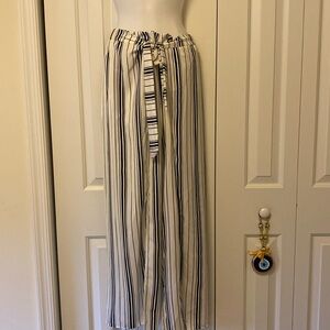 HYFVE size, large black and white tie open leg beach style pants